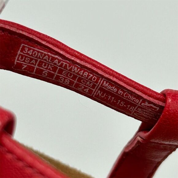 Vionic Red T-Strap Slingback Sandals Metallic Textured 3D Accents Size 7 - Picture 10 of 10